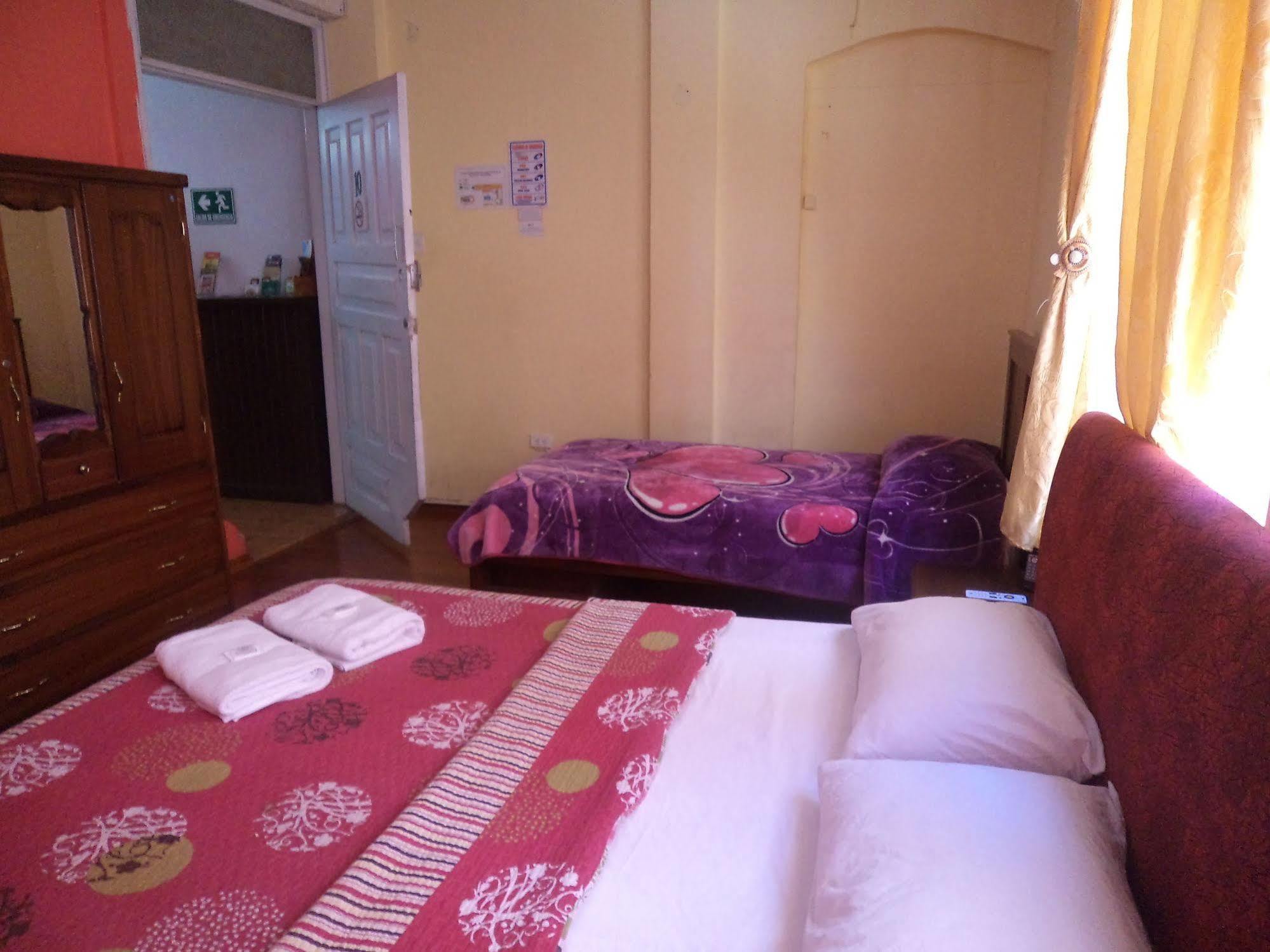 Hostal Imperial Quito Luaran gambar
