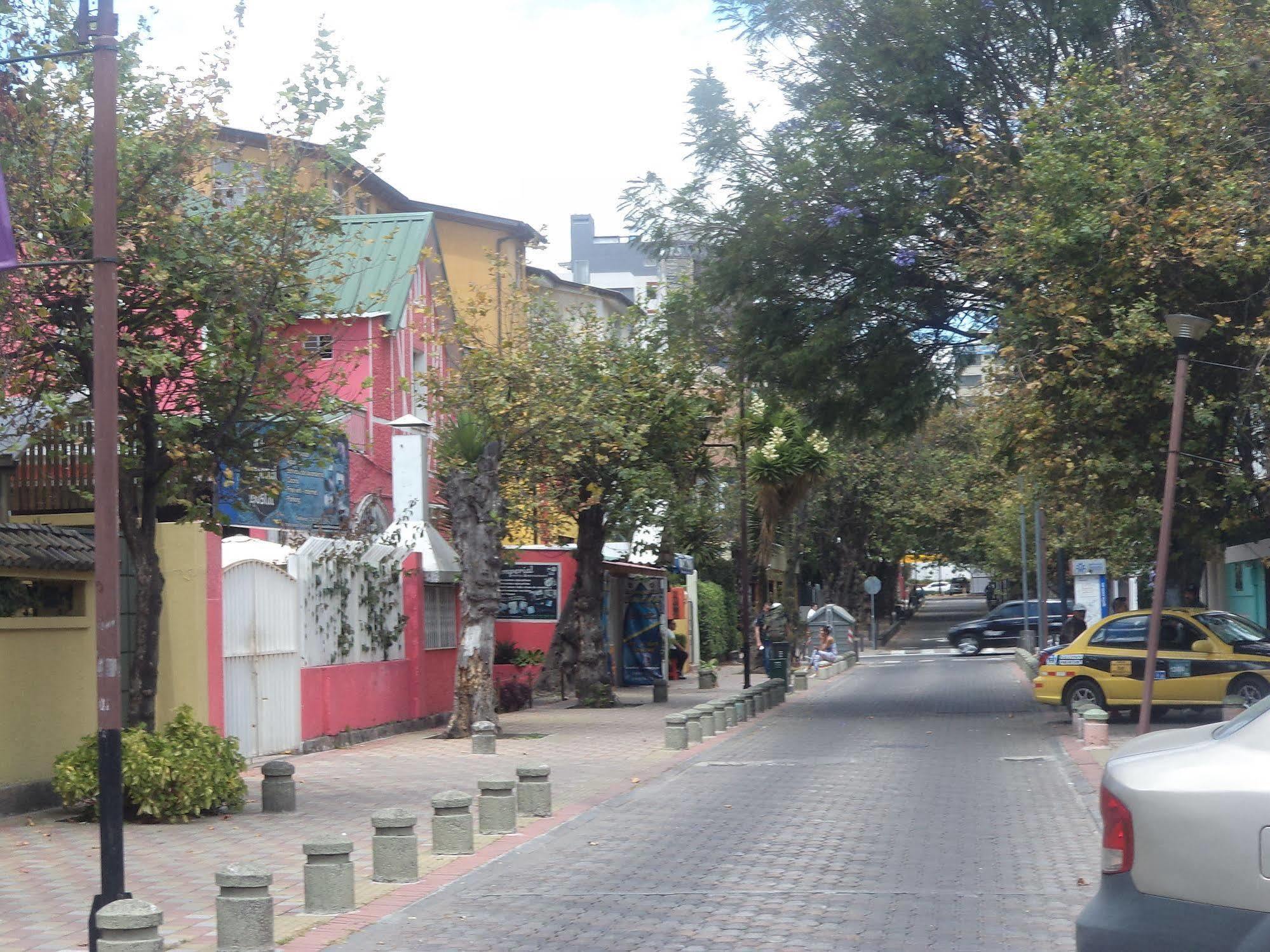 Hostal Imperial Quito Luaran gambar