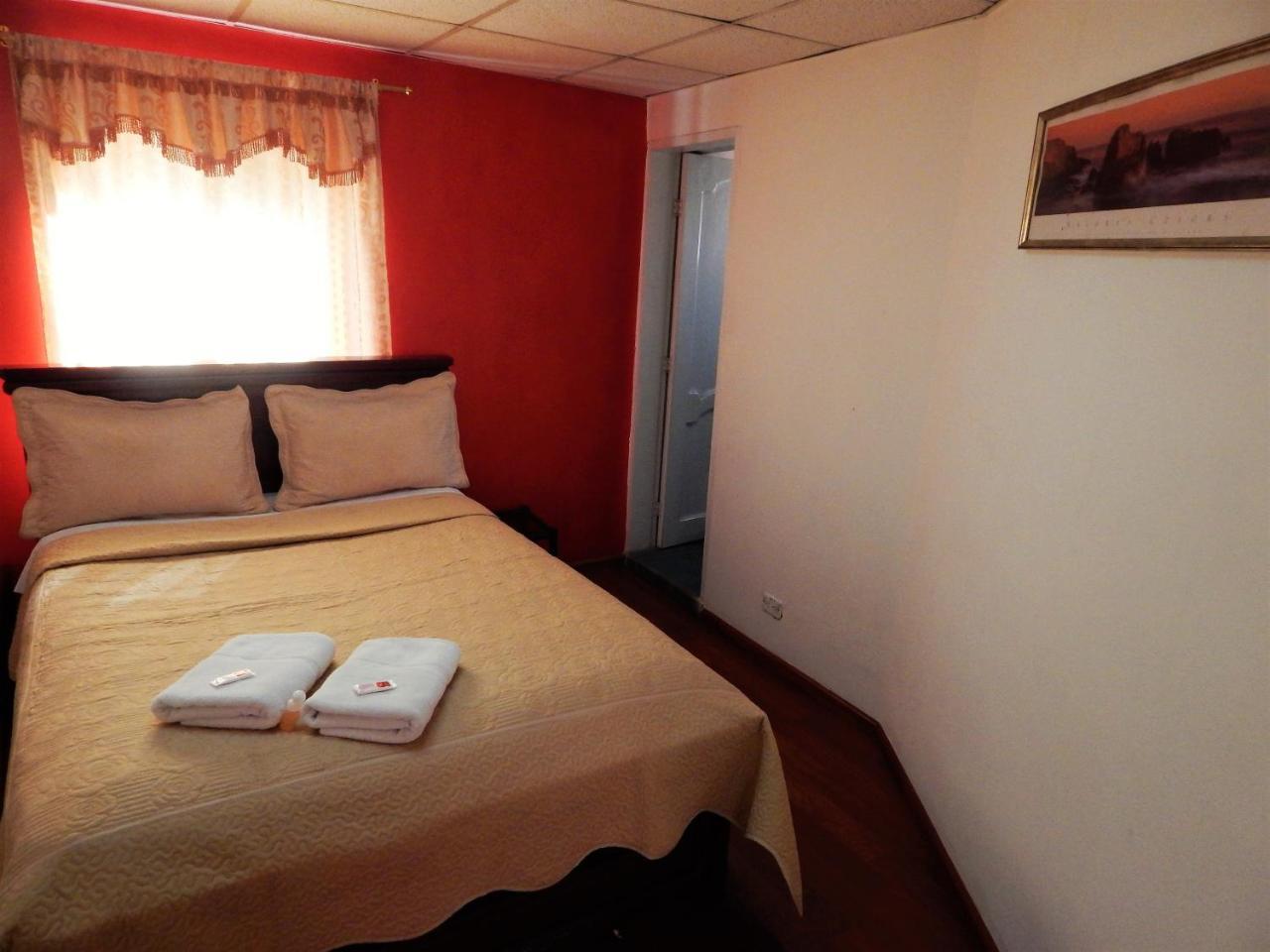 Hostal Imperial Quito Luaran gambar