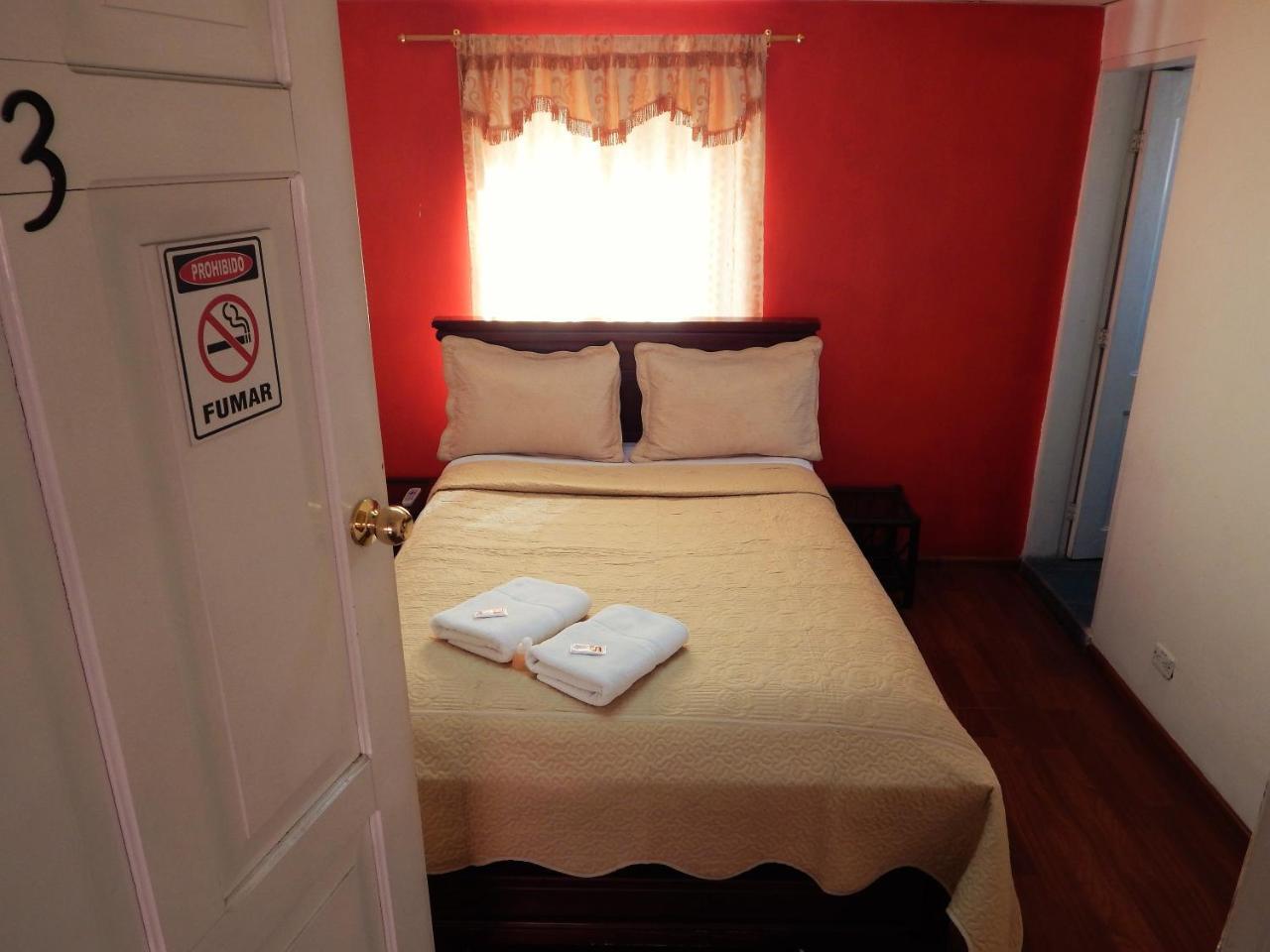 Hostal Imperial Quito Luaran gambar